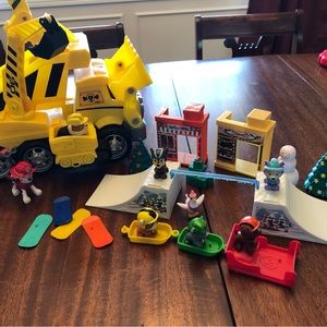 Paw Patrol,Rescue Construction Truck w/mini vehicle, all characters with sled